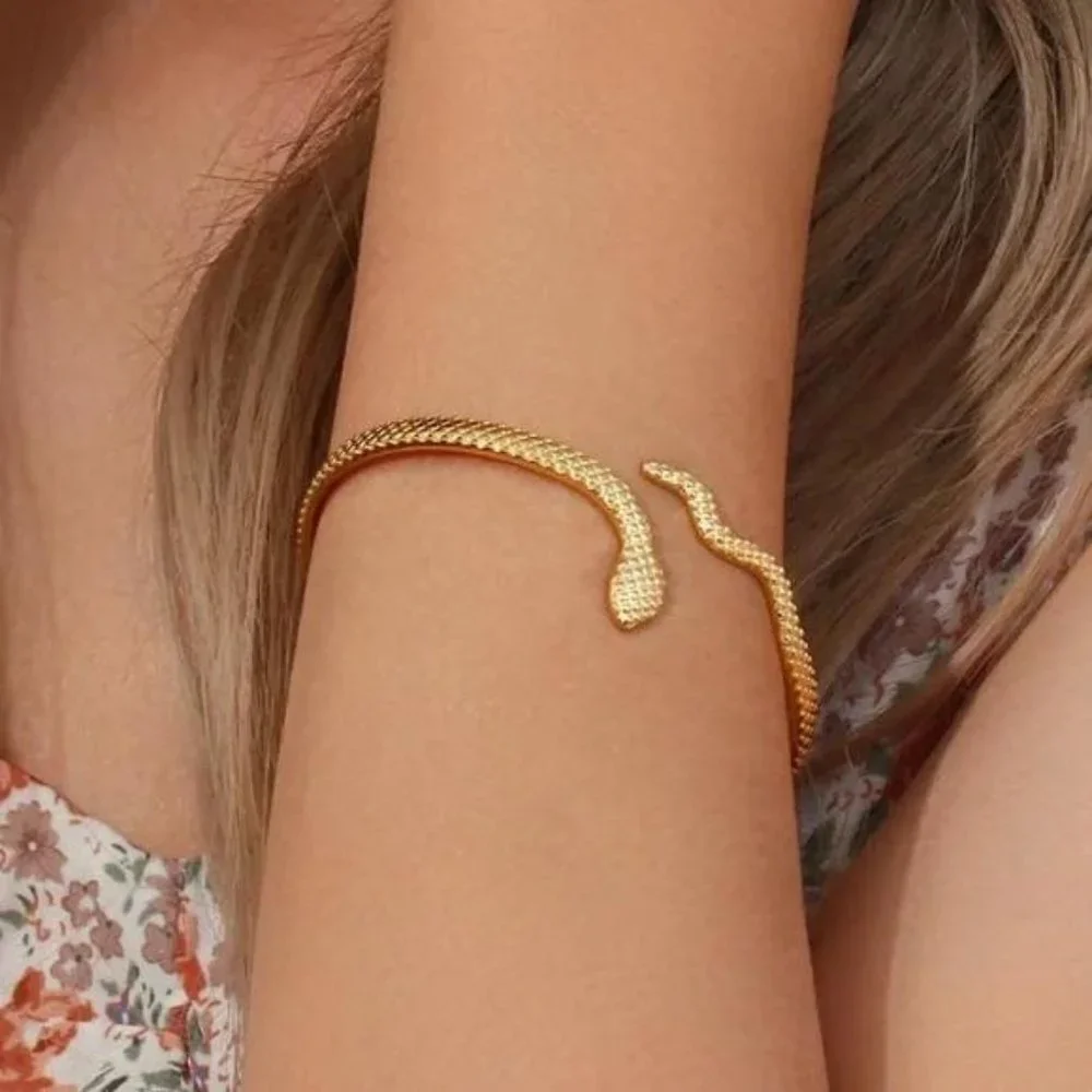 NEW ADJUSTABLE 18K GOLD BANGLE BRACELET - Picture 1 of 7